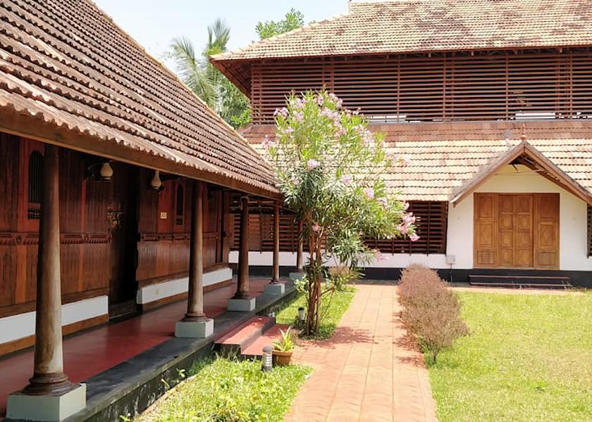 Kerala Kumarakom Mana