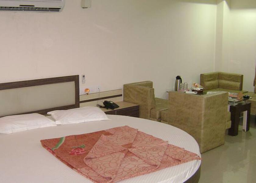 Gujarat Mundra Royal Suite Round Bed