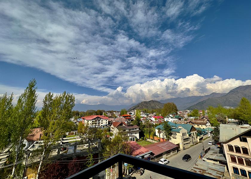Jammu and Kashmir Srinagar Hotel View