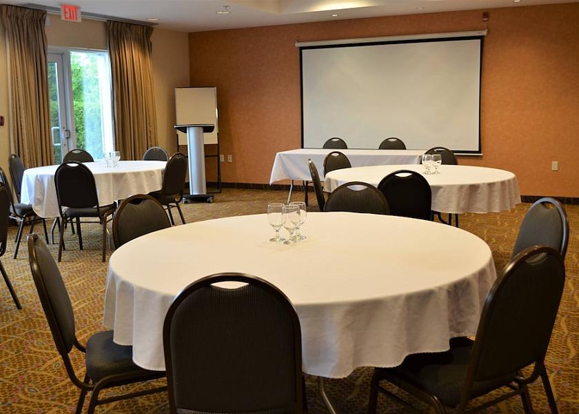 Ontario Sault Ste. Marie Meeting Room