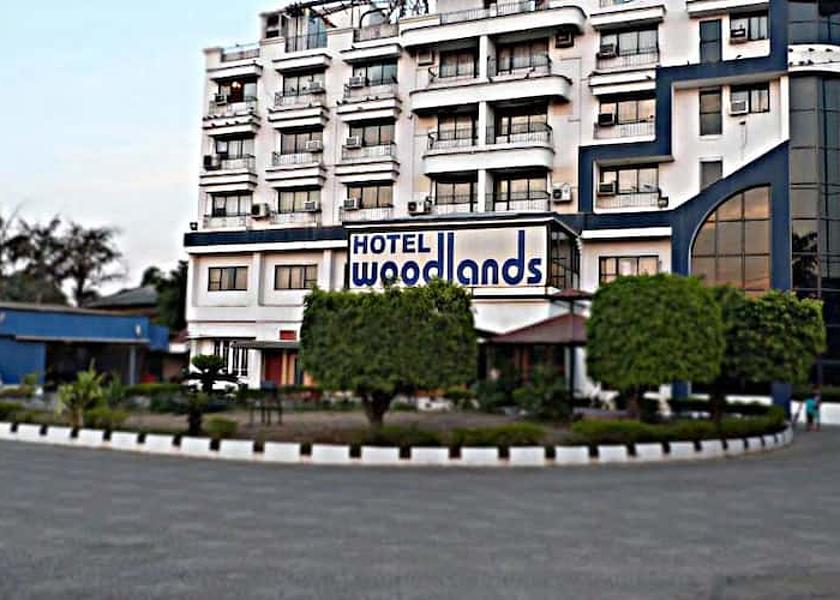 Gujarat Vapi hotels in vapi hotel woodlands vapi front view