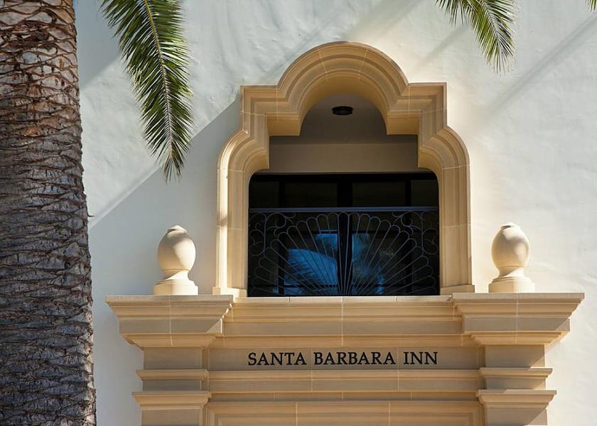 California Santa Barbara Entrance