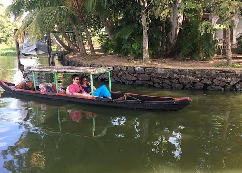 Kerala Alleppey Canoe with guide