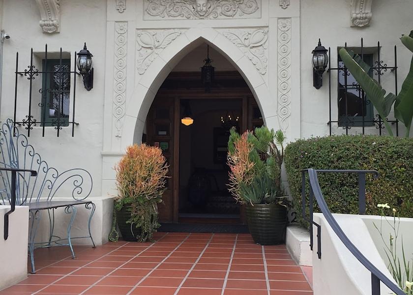 California Santa Barbara Entrance