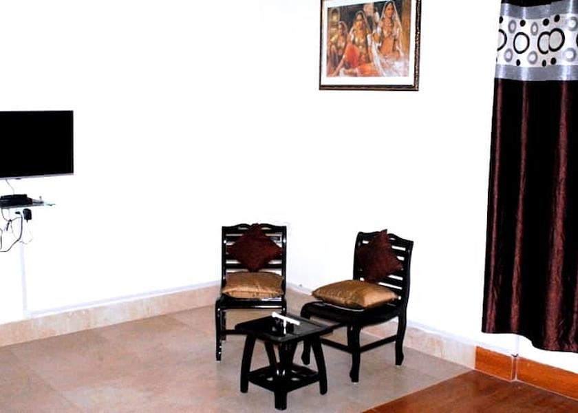 Madhya Pradesh Kanha sitting room