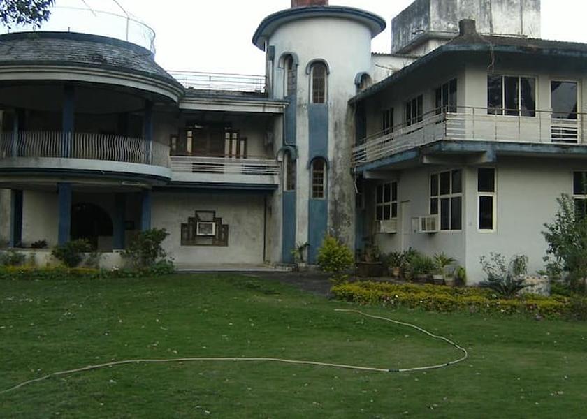 Madhya Pradesh Pachmarhi front view