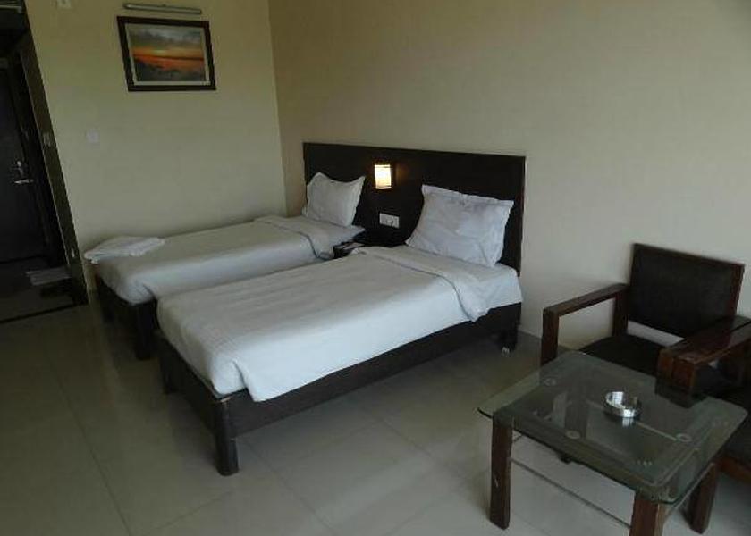 Maharashtra Baramati standartd twin bed room
