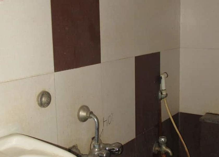 Andhra Pradesh Eluru wash room
