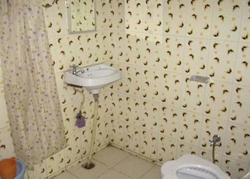 Uttar Pradesh Rudraprayag bath room