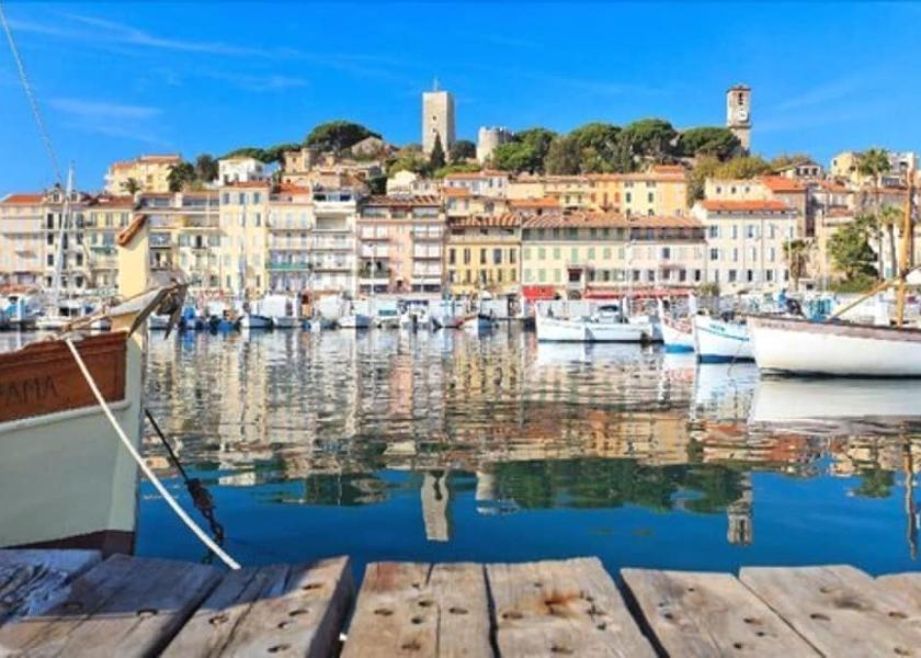 Provence - Alpes - Cote d'Azur Cannes Lake