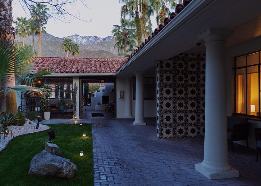California Palm Springs Exterior Detail