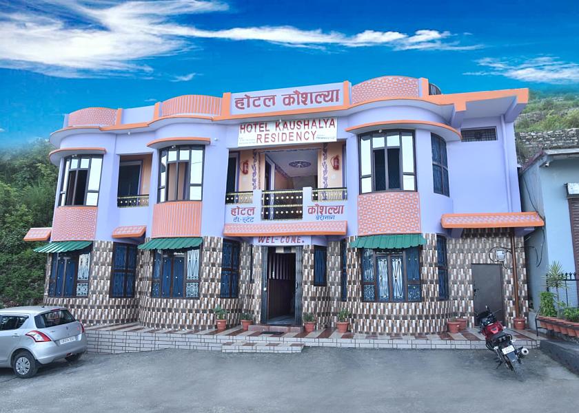 Uttarakhand Chaukori Hotel Exterior