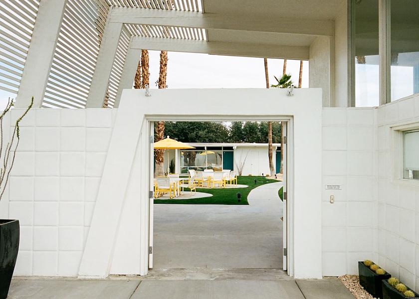 California Palm Springs Entrance