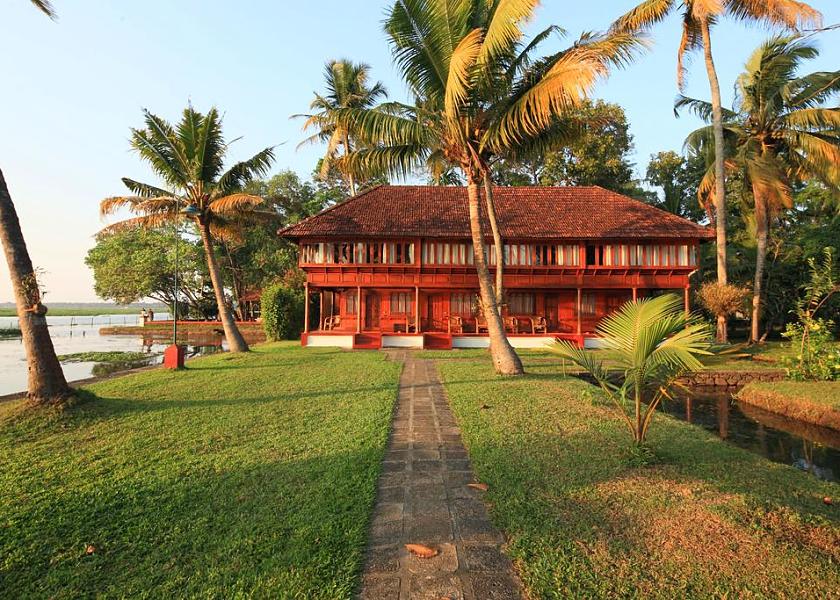 Kerala Kumarakom Heritage Mansion