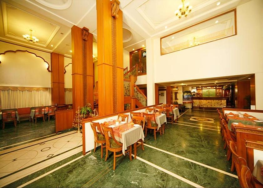 Maharashtra Pune Food & Dining