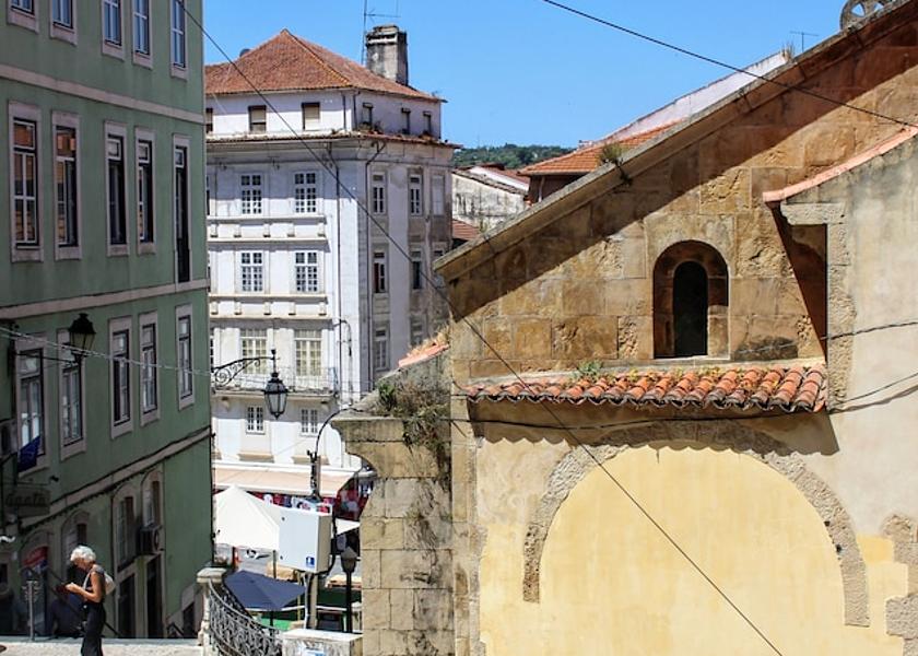 Centro Coimbra Exterior Detail