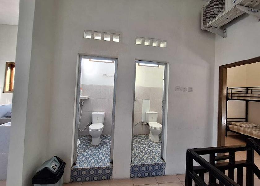  Yogyakarta Bathroom