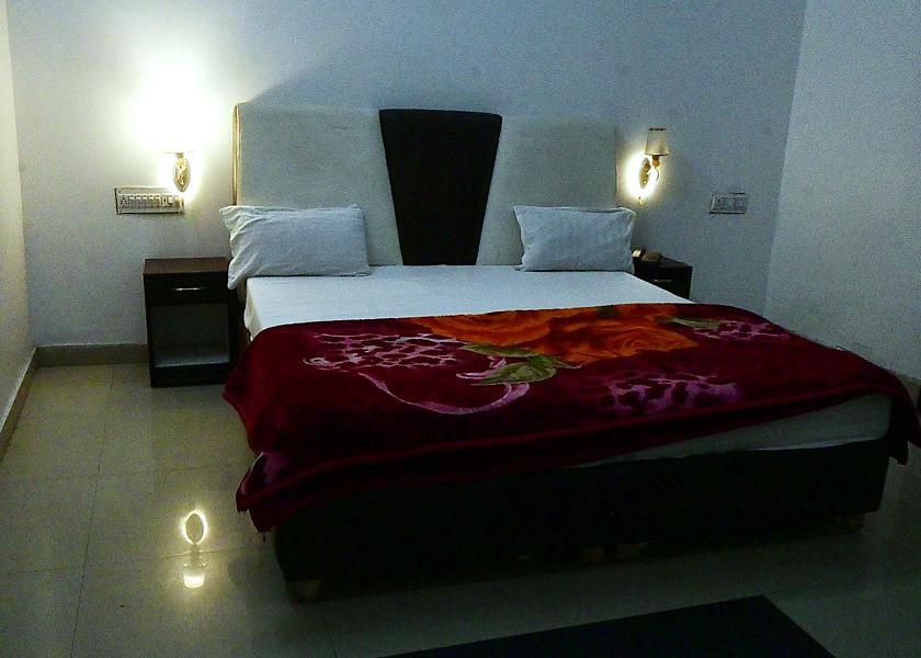 Rajasthan Bharatpur 1 King Bed 1 Bedroom Suite