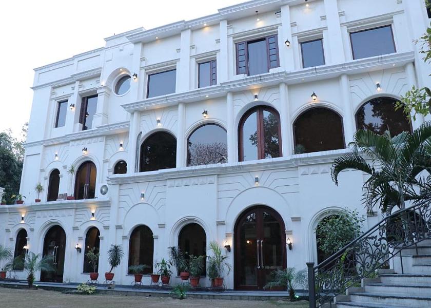 Punjab Patiala Hotel Exterior