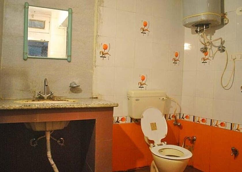 Himachal Pradesh Kangra Bathroom