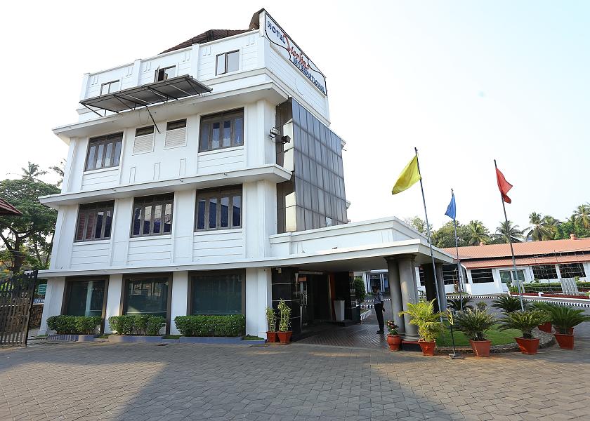 Kerala Thrissur Hotel Exterior