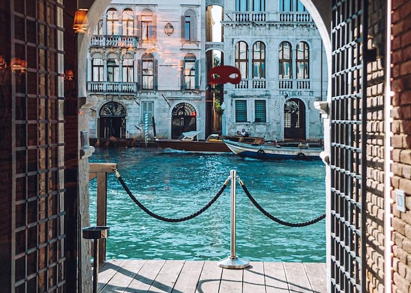 Veneto Venice Entrance