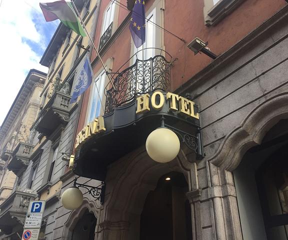 Hotel Regina Lombardy Milan Facade