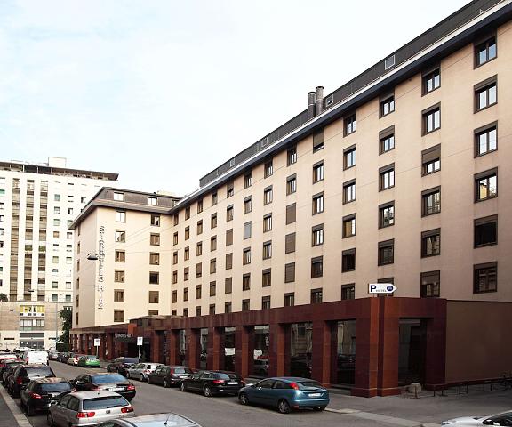Starhotels Ritz Lombardy Milan Exterior Detail
