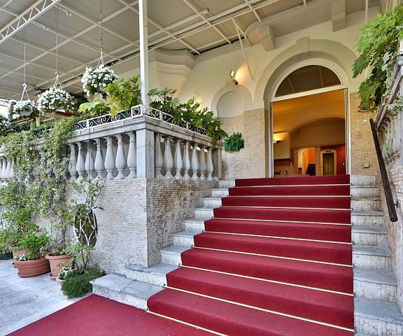 Hotel Biasutti Veneto Venice Entrance