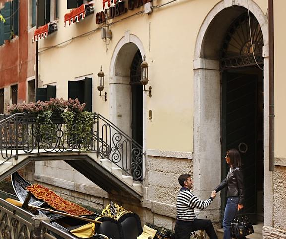 Ca' Dei Conti Veneto Venice Exterior Detail