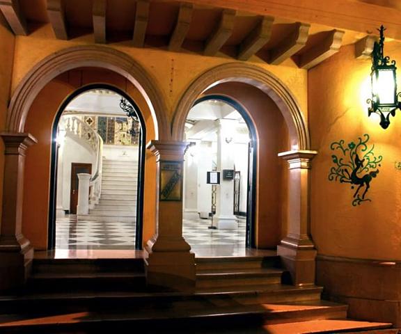 Hotel Urdinola Coahuila Saltillo Entrance
