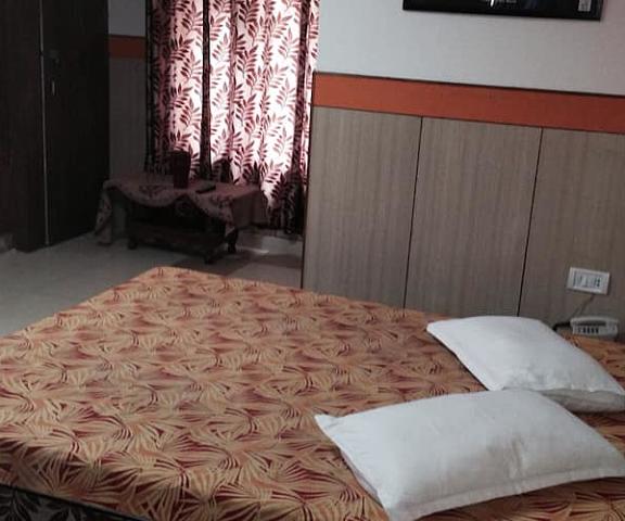 Hotel Satkaar Himachal Pradesh Shimla bedroom
