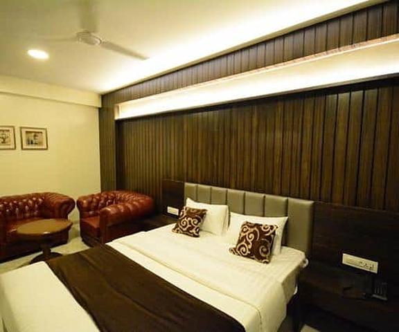 Hotel 24 Seven Maharashtra Nashik Suite Room