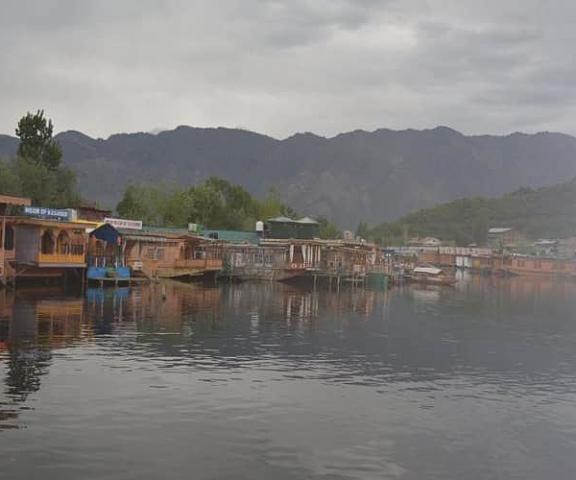 King Paradise Houseboat Jammu and Kashmir Srinagar kvwnwc