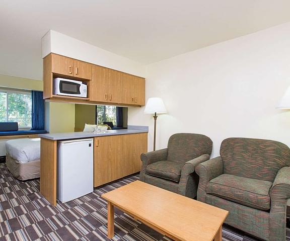 Baymont Inn & Suites by Wyndham Anchorage Airport Alaska Anchorage Room