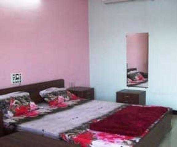Hotel Om Palace Gujarat Mandvi Bedroom2