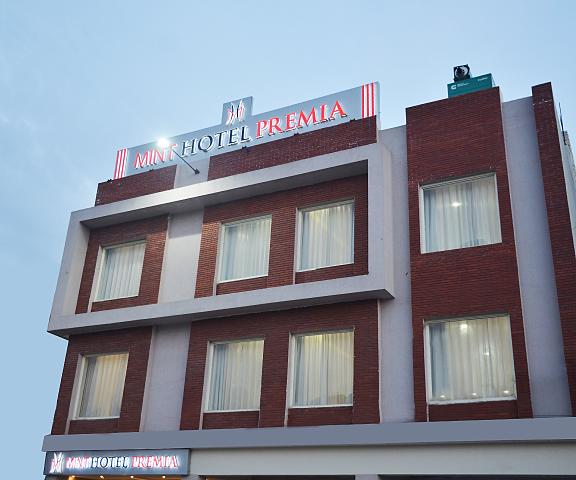 Mint Hotel Premia Punjab Zirakpur Hotel Exterior