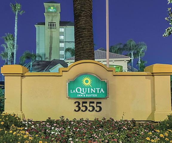 La Quinta Inn & Suites by Wyndham Ontario Airport California Ontario Exterior Detail