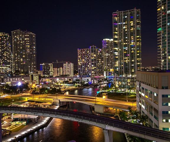 Comfort Inn & Suites Downtown Brickell - Port of Miami Florida Miami Exterior Detail