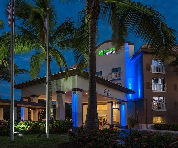 Holiday Inn Express & Suites Naples Downtown - 5th Avenue, an IHG Hotel Florida Naples Facade