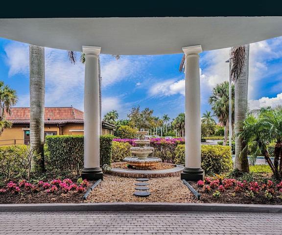 La Quinta Inn & Suites by Wyndham Naples Downtown Florida Naples Exterior Detail