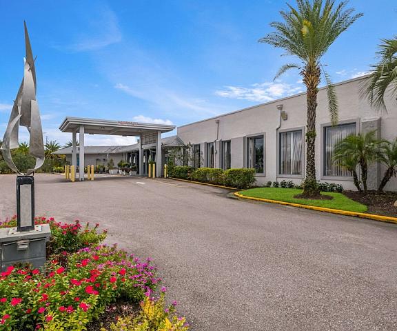Clarion Inn & Suites Across From Universal Orlando Resort Florida Orlando Exterior Detail