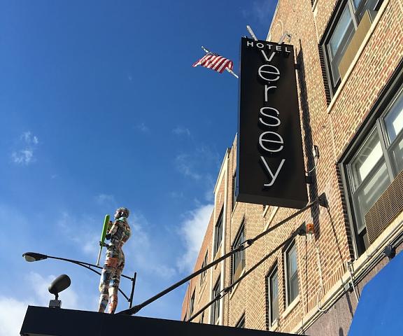 Hotel Versey Days Inn by Wyndham Chicago Illinois Chicago Facade