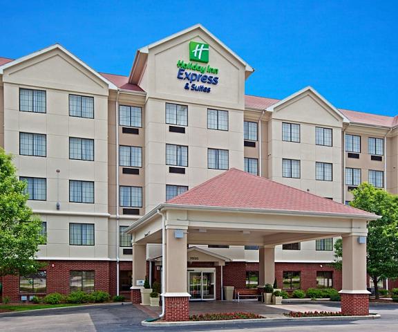 HOLIDAY INN EXPRESS & SUITES INDIANAPOLIS - EAST Indiana Indianapolis Entrance