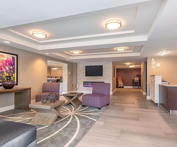 La Quinta Inn & Suites by Wyndham Salem NH New Hampshire Salem Lobby
