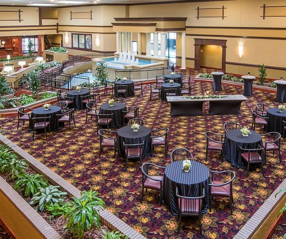Holiday Inn Hotel & Suites Cincinnati - Eastgate, an IHG Hotel Ohio Cincinnati Exterior Detail