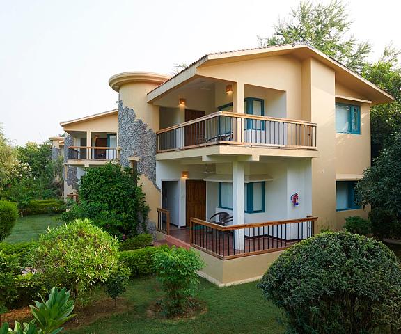 Acorn Hideaway Resort & Spa Uttaranchal Corbett Hotel Exterior
