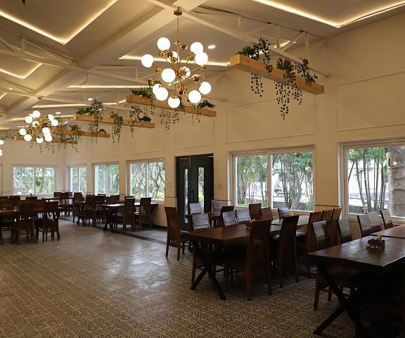 Acorn Hideaway Resort & Spa Uttaranchal Corbett Food & Dining