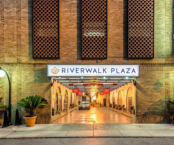 Riverwalk Plaza Texas San Antonio Entrance