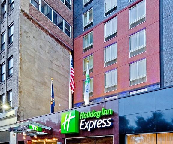 Holiday Inn Express New York City Times Square, an IHG Hotel New York New York Facade